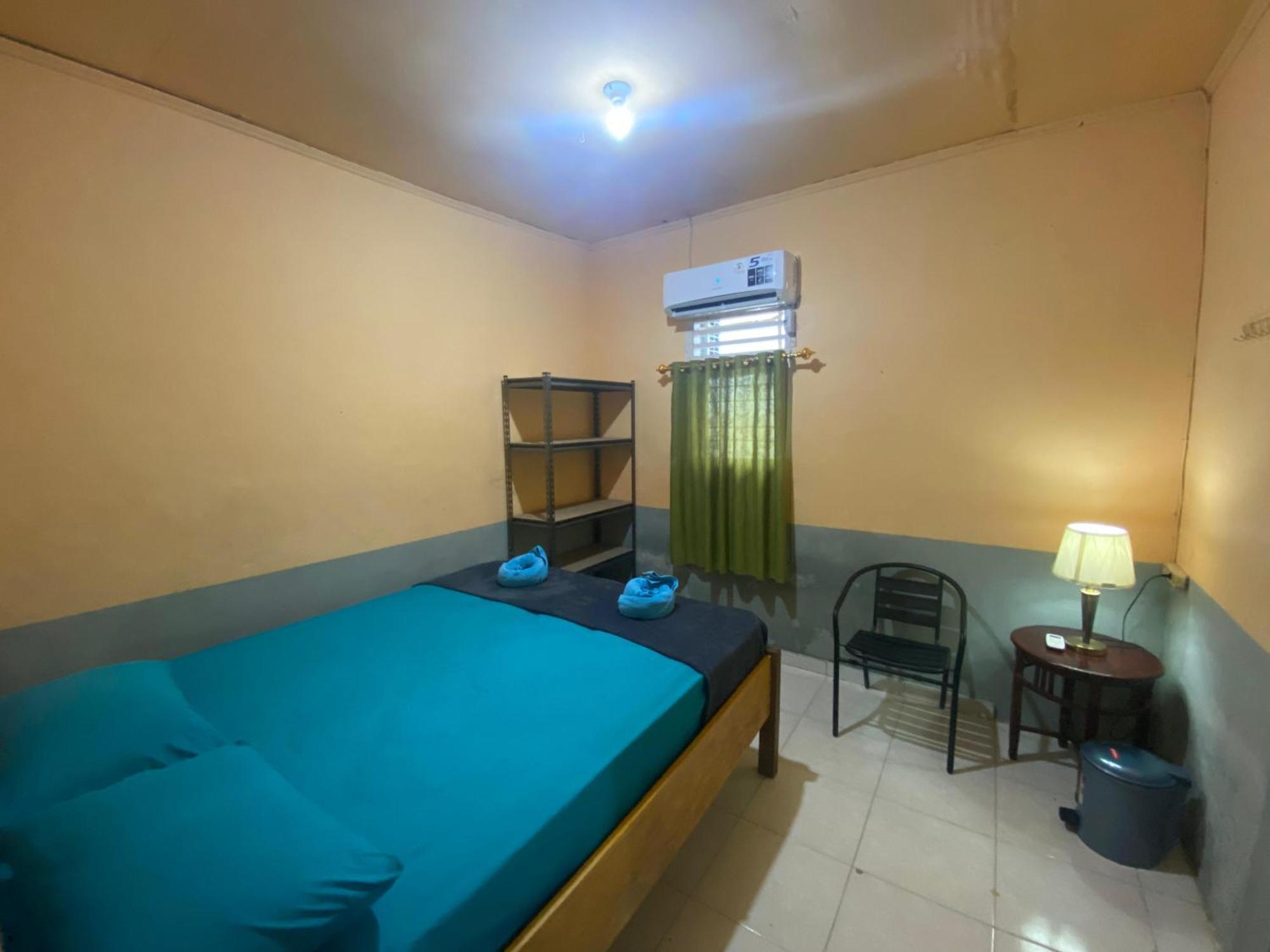 Harry & Mimin Homestay Gorontalo Exterior foto