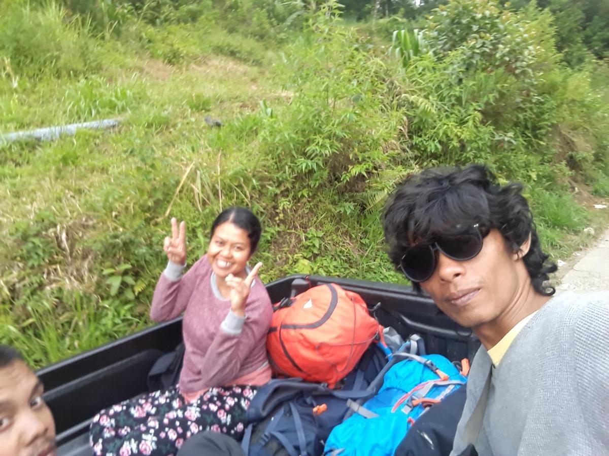 Harry & Mimin Homestay Gorontalo Exterior foto