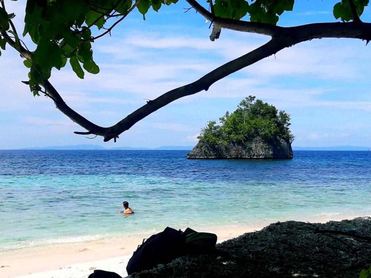 Harry & Mimin Homestay Gorontalo Exterior foto